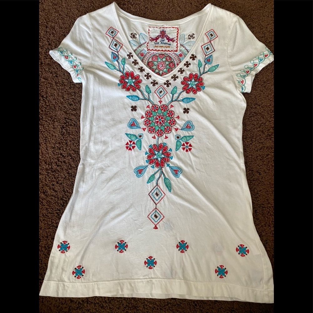 Vintage JW Los Angeles “Joy Love Light” Embroidered Tee 😍